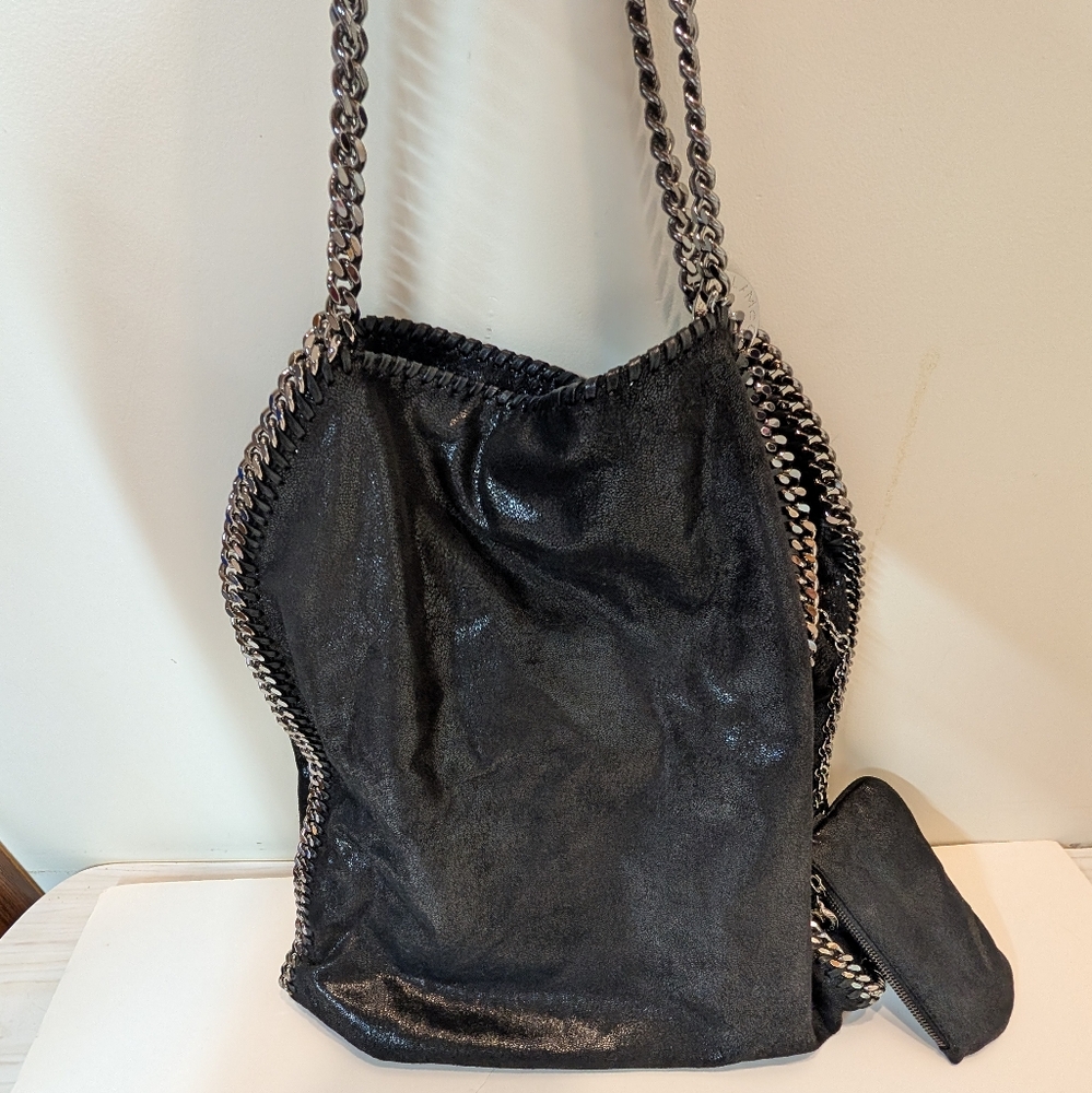 Stella McCartney Falabella tote bag features signature silver-tone chain trim - Picture 1 of 11